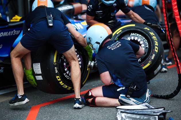 F1 - AZERBAIJAN GRAND PRIX 2025 Williams Racing pit stop practice during the 2025 Formula 1 Qatar Airways Azerbaijan Grand Prix, 17th round of the 2025 FIA Formula One World Championship, WM, Weltmeisterschaft from September 19 to 21, 2025 on the Baku City Circuit, in Baku, Azerbaijan - BakuAzerbaijan  Copyright: xEricxAlonsox