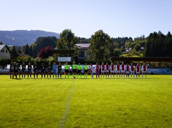 WOMEN SOCCER - EC, Sturm vs Ajax BAD SCHWANBERG,AUSTRIA,18.SEP.25 - WOMEN SOCCER - UEFA Women s Europa Cup, SK Sturm Graz vs Ajax Amsterdam, qualification. Image shows the team Sturm Graz and the team Ajax Amsterdam.  GEPAxpictures xJamesxDoak