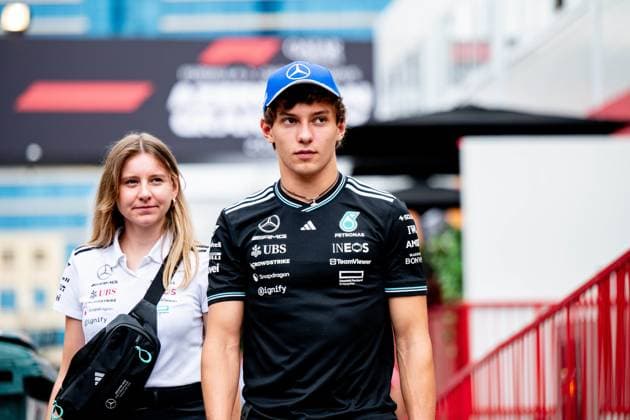 F1 - AZERBAIJAN GRAND PRIX 2025 KIMI ANTONELLI Andrea (ita), Mercedes AMG F1 Team W16, portrait during the 2025 Formula 1 Qatar Airways Azerbaijan Grand Prix, 17th round of the 2025 FIA Formula One World Championship, WM, Weltmeisterschaft from September 19 to 21, 2025 on the Baku City Circuit, in Baku, Azerbaijan - BakuAzerbaijan  Copyright: xALBERTOxVIMERCATIx