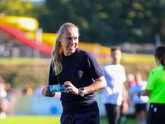 WOMEN SOCCER - EC, Sturm vs Ajax BAD SCHWANBERG,AUSTRIA,18.SEP.25 - WOMEN SOCCER - UEFA Women s Europa Cup, SK Sturm Graz vs Ajax Amsterdam, qualification. Image shows head coach Anouk Bruil (Ajax).  GEPAxpictures xJamesxDoak