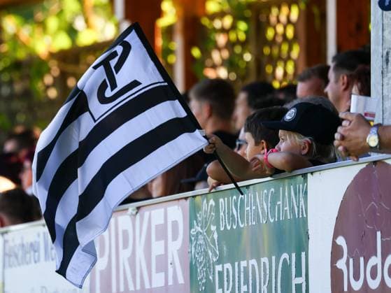 WOMEN SOCCER - EC, Sturm vs Ajax BAD SCHWANBERG,AUSTRIA,18.SEP.25 - WOMEN SOCCER - UEFA Women s Europa Cup, SK Sturm Graz vs Ajax Amsterdam, qualification. Image shows feature of a sturm flag.  GEPAxpictures xJamesxDoak