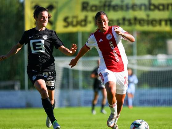 WOMEN SOCCER - EC, Sturm vs Ajax BAD SCHWANBERG,AUSTRIA,18.SEP.25 - WOMEN SOCCER - UEFA Women s Europa Cup, SK Sturm Graz vs Ajax Amsterdam, qualification. Image shows Zala Kustrin (Sturm) and Daliyah de Klonia (Ajax).  GEPAxpictures xJamesxDoak