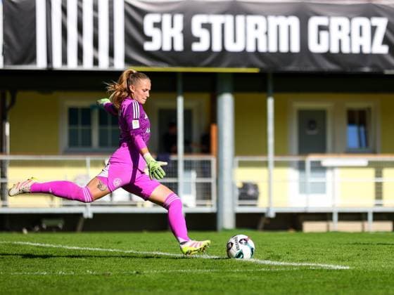 WOMEN SOCCER - EC, Sturm vs Ajax BAD SCHWANBERG,AUSTRIA,18.SEP.25 - WOMEN SOCCER - UEFA Women s Europa Cup, SK Sturm Graz vs Ajax Amsterdam, qualification. Image shows Regina van Eijk (Ajax).  GEPAxpictures xJamesxDoak