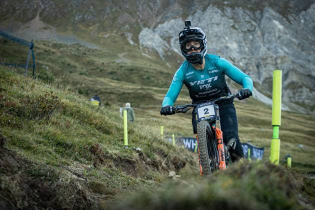 Whoop UCI Mountainbikeworldcup Downhill Lenzerheide VERGIER Loris COMMENCAL MUC OFF BY RIDING ADDICTIONat Whoop UCI Mountainbikeworldcup Downhill Lenzerheide, 18 09 2025,in Lenzerheide,SUI Foto Sebastian Sternemannat Whoop UCI Mountainbikeworldcup Downhill Lenzerheide, 18 09 2025,in Lenzerheide,SUI Foto Sebastian Sternemann