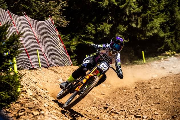 Whoop UCI Mountainbikeworldcup Downhill Lenzerheide HOFFMANN Nina SANTA CRUZ SYNDICATEat Whoop UCI Mountainbikeworldcup Downhill Lenzerheide, 18 09 2025,in Lenzerheide,SUI Photo Sebastian Sternemannat Whoop UCI Mountainbikeworldcup Downhill Lenzerheide, 18 09 2025,in Lenzerheide,SUI Photo Sebastian Sternemann