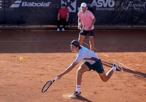 TENNIS - ATP, Tennis Herren Layjet Open BAD WALTERSDORF,AUSTRIA,18.SEP.25 - TENNIS - ATP Challenger Tour, Layjet Open. Image shows Joel Schwaerzler and Neil Oberleitner (AUT).  GEPAxpictures xMichaelxRiedler