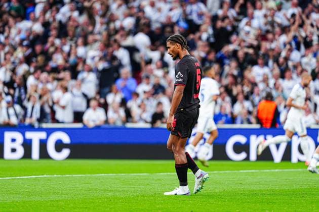 Disappointment Loic Bade Bayer 04 Leverkusen, 05 after scoring 1 0 Jordan Larsson FC Copenhagen, 11 DEN, FC Copenhagen vs Bayer 04 Leverkusen, Football, UEFA Champions League, Matchday 1, 2025 2026 season, 18 09 2025 DEN, FC Copenhagen vs Bayer 04 Leverkusen, Football, UEFA Champions League, Matchday 1, 2025 2026 season, 18 09 2025 Copenhagen Copyright: xEibner-Pressefoto MarcelxvonxFehrnx EP_MFN