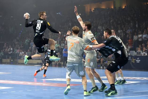 DEU, EHF Champions League, Fuechse Berlin vs Aalborg, 18 09 2025, Max Schmeling Halle, Berlin, DEU, EHF Champions League, Fuechse Berlin vs Aalborg, in the picture Mathias Gidsel Fuechse Berlin 19 nordphotoxGmbHx xEngler nph00076