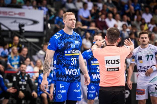 Jonas Truchanovicius TVB Stuttgart, 37 gets announcement from referee GER, TVB 1898 Stuttgart Frisch Auf Goeppingen, DAIKIN HBL, Handball, Bundesliga, Matchday 5, Season 2025 2026, 18 09 2025 GER, TVB 1898 Stuttgart Frisch Auf Goeppingen, DAIKIN HBL, Handball, Bundesliga, Matchday 5, Season 2025 2026, 18 09 2025 Stuttgart Copyright: xSandyxDinkelackerx EP_SDR