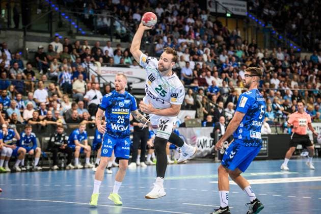 Ludvig Jurmala Astroem Frisch Auf Goeppingen, 25 between Patrick Zieker TVB Stuttgart, 25 and Antonio Serradilla TVB Stuttgart, 05 GER, TVB 1898 Stuttgart Frisch Auf Goeppingen, DAIKIN HBL, Handball, Bundesliga, Matchday 5, Season 2025 2026, 18 09 2025 GER, TVB 1898 Stuttgart Frisch Auf Goeppingen, DAIKIN HBL, Handball, Bundesliga, Matchday 5, Season 2025 2026, 18 09 2025 Stuttgart Copyright: xSandyxDinkelackerx EP_SDR