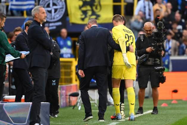 Club Brugge v Monaco - UEFA Champions League BRUGGE, BELGIUM - SEPTEMBER 18 : Hayen Nicky head coach of Club Brugge and Mignolet Simon goalkeeper of Club Brugge during the UEFA Champions League 2025 26 League Phase MD1 match between Club Brugge and Monaco on September 18, 2025 in Brugge, Belgium, 18 09 2025 Brugge Belgium  Copyright: xVincentxKalutx