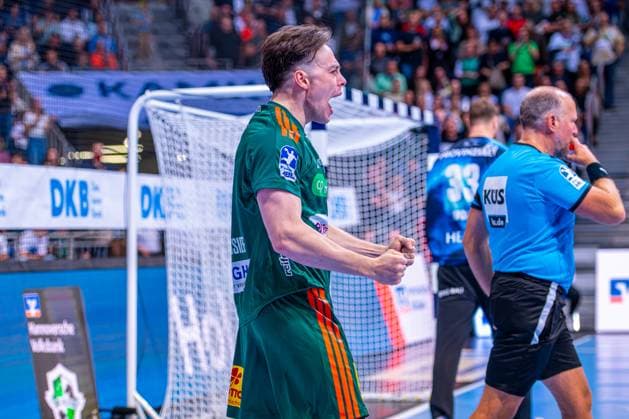 Leif Tissier TSV Hannover Burgdorf, No. 7 v l , TSV Hannover Burgdorf green against THW Kiel white on matchday 3 of the 2025 2026 season in the DAIKIN Handball Bundesliga 18 09 2025, ZAG Arena Hannover, GER , Copyright: xJanxGuentherx xTSVxHannover-Burgdorfx