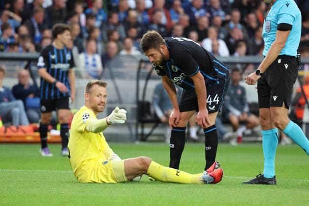 FOOTBALL : Club Brugge vs Monaco - UEFA Ligue des Champions - 18 09 2025 Blessure de Simon MIGNOLET (Club Brugge) lors du match Club Brugge vs Monaco, UEFA Ligue des Champions phase de Ligue J1, Jan Breydelstation Bruges, le 18 septembre 2025 - photo Laurent Sanson PsnewZ  Copyright: xLaurentxSANSONx xPsnewZx