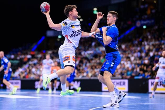TVB Stuttgart Frisch Auf Göppingen Handball 1 Bundesliga, Men, Season 2025 2026, TVB Stuttgart Frisch Auf Göppingen, Porsche Arena Göppingens Elias Newel l in action against Stuttgarts Ivan Snajder r Stuttgart Porsche Arena Baden Württemberg Germany