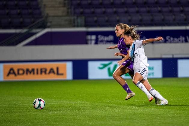 SOCCER - WCL, A.Wien vs Paris VIENNA,AUSTRIA,18.SEP.25 - WOMEN SOCCER - UEFA Women s Champions League, qualification, FK Austria Wien vs Paris FC. Image shows Louise Schoeffel (A.Wien) and Maelle Garbino (Paris).  GEPAxpictures xPhilippxBrem