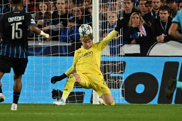 250918 Club Brugge vs AS Monaco goalkeeper Nordin Jackers (29) of Club Brugge saves an attempt on goal during the Uefa Champions League first matchday in the League phase game in season 2025 - 2026 between Club Brugge KV and AS Monaco on September 18 , 2025 in Brugge, Belgium. (Photo by David Catry Isosport) Brugge Belgium  Copyright: xDavidxCatryx 20250918DC2_2323