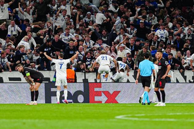 FC Copenhagen celebrating after scoring 2 1 with a header Robert FC Copenhagen, 16 DEN, FC Copenhagen vs Bayer 04 Leverkusen, Football, UEFA Champions League, Matchday 1, Season 2025 2026, 18 09 2025 DEN, FC Copenhagen vs Bayer 04 Leverkusen, Football, UEFA Champions League, Matchday 1, Season 2025 2026, 18 09 2025 Copenhagen Copyright: xEibner-Pressefoto MarcelxvonxFehrnx EP_MFN