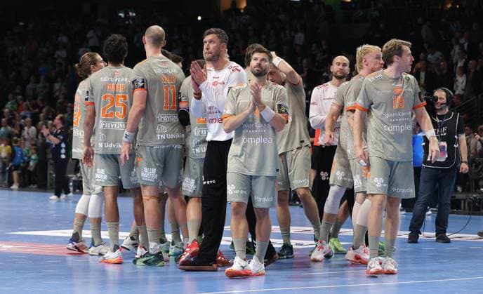 Aalborg team disappointed after the end of the match Disappointment Sport Handball CL Champions League Champions League Men 2 Matchday Season 2025 2026 18 09 2025 Füchse Berlin vs Aalborg Handbold at Max Schmeling Halle