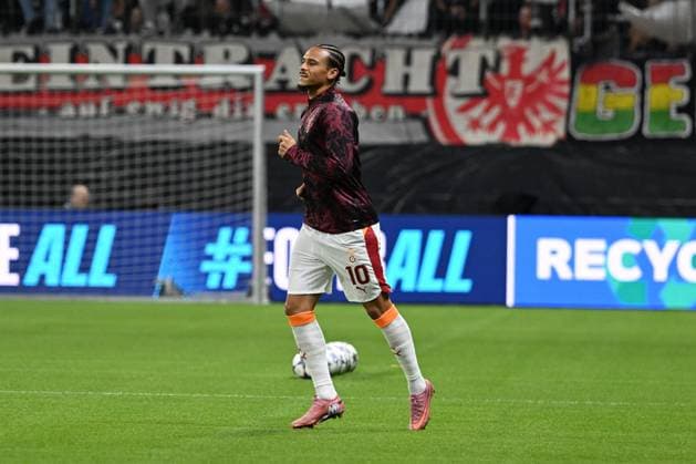 18 09 2025, xsltx, Football UEFA Champions League, Eintracht Frankfurt Galatasaray SK Istanbul v l Leroy Sane Galatasaray Istanbul DFL DFB REGULATIONS PROHIBIT ANY USE OF PHOTOGRAPHS as IMAGE SEQUENCES and or QUASI VIDEO Frankfurt am Main