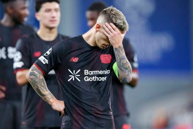 Alejandro Grimaldo (Bayer 04 Leverkusen) schaut enttaeuscht, UEFA Champions League 2025 26 League Phase MD1, F.C. Copenhagen v Bayer 04 Leverkusen, Parken Stadium am 18. September 2025 in Kopenhagen, Dänemark. (Foto von Marco Steinbrenner DeFodi Images) Alejandro Grimaldo (Bayer 04 Leverkusen) looks dejected, UEFA Champions League 2025 26 League Phase MD1, F.C. Copenhagen v Bayer 04 Leverkusen, Parken Stadium, September 18, 2025 in Copenhagen, Denmark. (Photo by Marco Steinbrenner DeFodi Images) Alejandro Grimaldo Bayer 04 Leverkusen looks dejected, UEFA Champions League 2025 26 League Phase MD1, F C Copenhagen v Bayer 04 Leverkusen, Parken Stadium, September 18, 2025 in Copenhagen, Denmark Photo by Marco Steinbrenner DeFodi Images Alejandro Grimaldo Bayer 04 Leverkusen looks dejected, UEFA Champions League 2025 26 League Phase MD1, F C Copenhagen v Bayer 04 Leverkusen, Parken Stadium, September 18, 2025 in Copenhagen, Denmark Photo by Marco Steinbrenner DeFodi Images