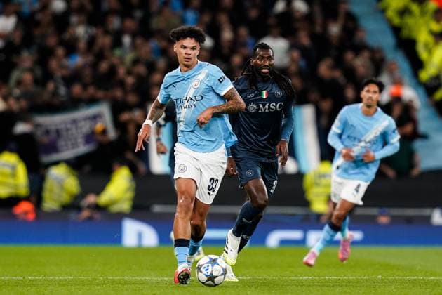 Manchester, England, 18th September 2025. Nico O™Reilly of Manchester City in action during the Manchester City vs Napoli UEFA Champions League match at the Etihad Stadium, Manchester. Picture credit should read: Andrew Yates Sportimage EDITORIAL USE ONLY. No use with unauthorised audio, video, data, fixture lists, club league logos or live services. Online in-match use limited to 120 images, no video emulation. No use in betting, games or single club league player publications. SPI_017_AY_MCI_NAP SPI-4144-0040
