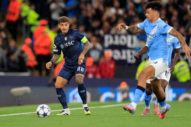 Manchester City v Napoli Champions League 18 09 2025. Giovanni Di Lorenzo (22) of Napoli in action during the Champions League match between Manchester City and Napoli at the Etihad Stadium, Manchester, England on 18 September 2025. Manchester Etihad Stadium Manchester England Editorial use only , Copyright: xConorxMolloyx PSI-22854-0022