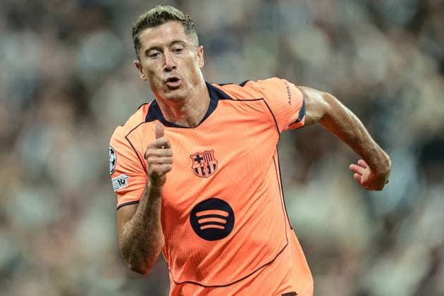 UEFA Champions League 2025 26 Phase MD1 Newcastle United vs Barcelona Robert Lewandowski of Barcelona during the UEFA Champions League 2025 26 Phase MD1 Newcastle United vs Barcelona at St James s Park, Newcastle, United Kingdom, 18th September 2025 (Photo by Mark Cosgrove News Images) Newcastle St. James s Park Tyne and Wear United Kingdom Copyright: xMarkxCosgrove NewsxImagesx