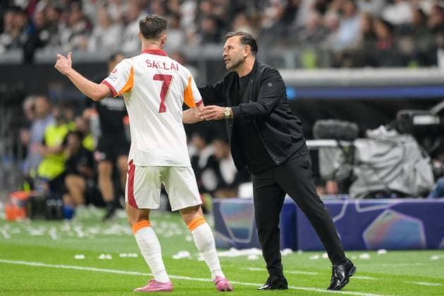 Soccer, UEFA Champions League, 20250918, SG Eintracht Frankfurt Galatasaray Istanbul Pictured from l Roland SALLAI Galatasaray, 7 , Coach Galatasaray Okan BURUK Frankfurt Deutsche Bank Park Hessen Germany Copyright: Passion2Press MarkusxFischerx