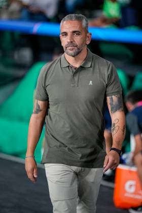 UEFA CHAMPIONS LEAGUE SPORTING CP VS KAIRAT ALMATY Lisboa, Portugal - 18 09 2025: UEFA Champions League match between Sporting CP and Kairat Almaty at Estadio JosÃ Alvalade Sporting headcoach Rui Borges entering before kick-off Mandatory Credit: Pedro Loureiro Avant Sports Agency Lisboa Estadio JosÃ Alvalade Portugal Copyright: xTorbjornxTandex