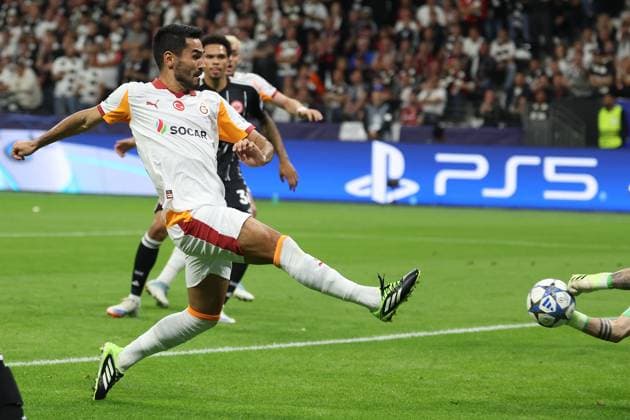 Ilkay Guendogan Galatasaray , goalkeeper Michael Zetterer Eintracht Frankfurt during the UEFA Champions League 2025 26 League Phase MD1 match between Eintracht Frankfurt and Galatasaray at Deutsche Bank Park in Frankfurt, Germany on September 18, 2025 UEFA Champions League, League Phase MD1 Eintracht Frankfurt vs Galatasaray Photo by Joaquim Ferreira Copyright: JoaquimxFerreira