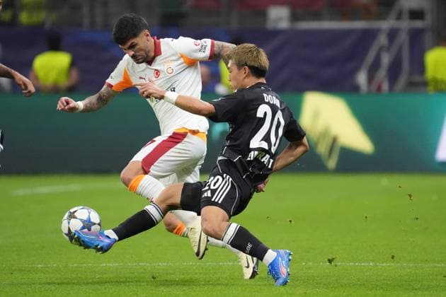 Ritsu Doan Eintracht Frankfurt, 20 vs Eren Elmali Galatasaray Istanbul Frankfurt 18 09 2025 Eintracht Frankfurt vs Galatasaray Istanbul, Deutsche Bank Park, Matchday 1 UEFA Champions League