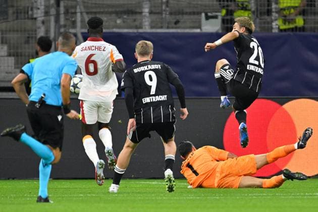 Frankfurt, Deutsche Bank Park, 18 09 25, GER, Men, UEFA Champions Leaugue, Season 2025 2026, Eintracht Frankfurt Galatasaray Istanbul Bild Ritsu DOAN Frankfurt macht das Tor zum 1 1 UEFA regulations prohibit any use of photographs as image sequences and or quasi video Hessen Germany