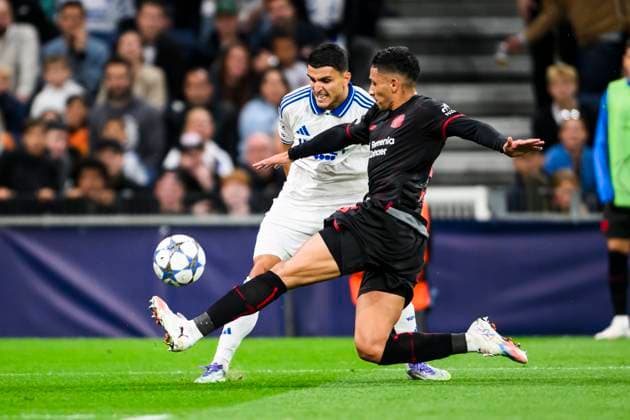 Champions League League Phase FC Kobenhavn vs Bayer 04 Leverkusen 18 09 2025 10 FCK Mohamed Elyounoussi, 6 GER Equi Fernandez Champions League League League Phase FC Kobenhavn vs Bayer 04 Leverkusen 18 09 2025 Kobenhavn, Denmark 18 September, 2025 UK Champions League League League Phase FC Copenhagen vs Bayer 04 Leverkusen Parken, Copenhagen, Denmark Kobenhavn Parken Danmark Copyright: xMichaelxBarrettxBoesenx