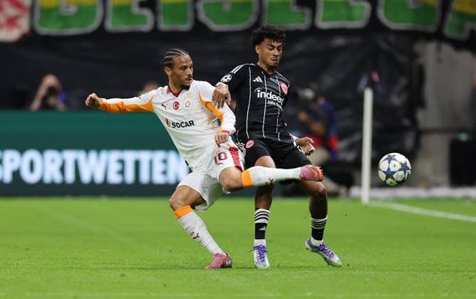 18 09 2025, Football UEFA Champions League, Eintracht Frankfurt Galatasaray SK Istanbul, emonline, emspor, v l , Leroy Sane Galatasaray SK , Nathaniel Brown Eintracht Frankfurt DFL DFB REGULATIONS PROHIBIT ANY USE OF PHOTOGRAPHS AS IMAGE SEQUENCES AND OR QUASI VIDEO xdcx Copyright: HMBxMedia Claus