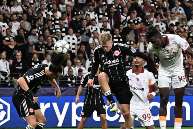 18 09 2025, xsltx, Fußball UEFA Champions League, Eintracht Frankfurt Galatasaray SK Istanbul v l Jonathan Jonny Burkardt Eintracht Frankfurt Torschuetze, erzielt das Tor, Treffer, scores the goal 3 1 DFL DFB REGULATIONS PROHIBIT ANY USE OF PHOTOGRAPHS as IMAGE SEQUENCES and or QUASI VIDEO Frankfurt am Main