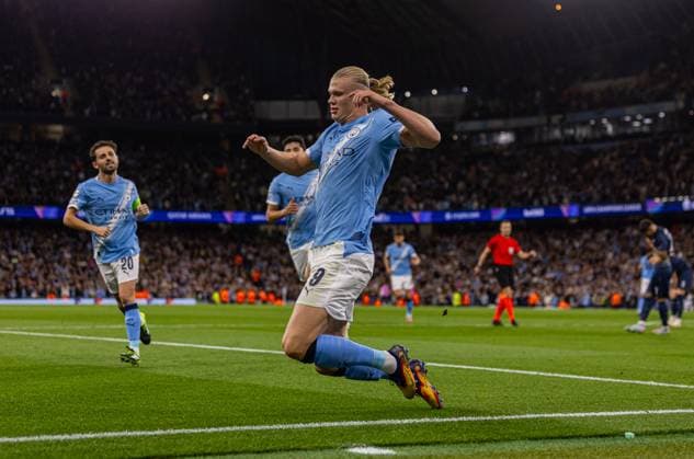 Football - UEFA Champions League - League Phase - Manchester City FC v SC Napoli MANCHESTER, ENGLAND - Thursday, September 18, 2025: Manchester City s Erling Haaland celebrates after scoring his side s first goal, his 50th goal in 49 Champions League appeearnces, during the UEFA Champions League match between Manchester City FC and SC Napoli at the City of Manchester Stadium. (Photo by David Rawcliffe Propaganda) MANCHESTER City of Manchester Stadium GREATER MANCHESTER ENGLAND  Copyright: xDavidxRawcliffex P2025-09-18-Man_City_Napoli-59