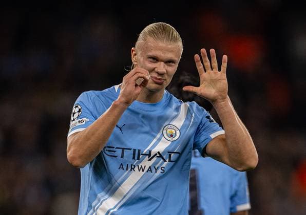 Football - UEFA Champions League - League Phase - Manchester City FC v SC Napoli MANCHESTER, ENGLAND - Thursday, September 18, 2025: Manchester City s Erling Haaland celebrates after scoring his side s first goal, his 50th goal in 49 Champions League appeearnces, during the UEFA Champions League match between Manchester City FC and SC Napoli at the City of Manchester Stadium. (Photo by David Rawcliffe Propaganda) MANCHESTER City of Manchester Stadium GREATER MANCHESTER ENGLAND  Copyright: xDavidxRawcliffex P2025-09-18-Man_City_Napoli-62