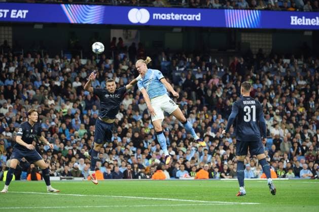 Manchester City - Napoli During the Champions League match between Manchester City and Napoli on September 18, 2025, at the Etihad Stadium in Manchester. Photo: goal the Eerling Haaland of Manchester City - Alessandro Buongiorno of SSC Napoli Munchester ETIHAD STADIUM Munchester Inghilterra Copyright: xFABIOxSASSOxFabioxSassox manchester city napoli2025_09_18Fabio Sasso2552