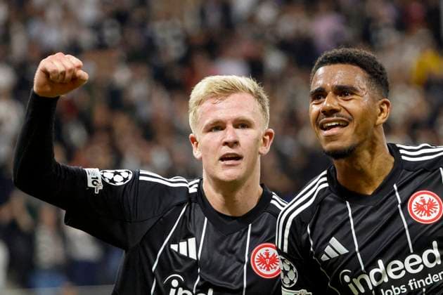 Jonathan Burkardt Eintracht Frankfurt, 09 after his goal for 4 1, with Ansgar Knauff Eintracht Frankfurt, 07 , Germany, Football, UEFA Champions League, Matchday 1, 2025 2026, Eintracht Frankfurt vs Galatasaray SK, 18 09 2025, Deutsche Bank Park, Frankfurt am Main, Germany Frankfurt am Main Deutsche Bank Park Hessen Germany Copyright: xGrantxHubbsx