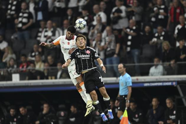 UEFA Champions League: Eintracht Frankfurt v Galatasaray FRANKFURT, GERMANY - SEPTEMBER 18: Eren Elmali (17) of Galatasaray in action against Ritsu Doan (20) of Eintracht Frankfurt during the UEFA Champions League match between Eintracht Frankfurt and Galatasaray at Deutsche Bank Park in Frankfurt, Germany, on September 18, 2025. Halil Sagirkaya Anadolu Frankfurt Germany. Editorial use only. Please get in touch for any other usage.  Copyright: x2025xAnadoluxHalilxSagirkayax