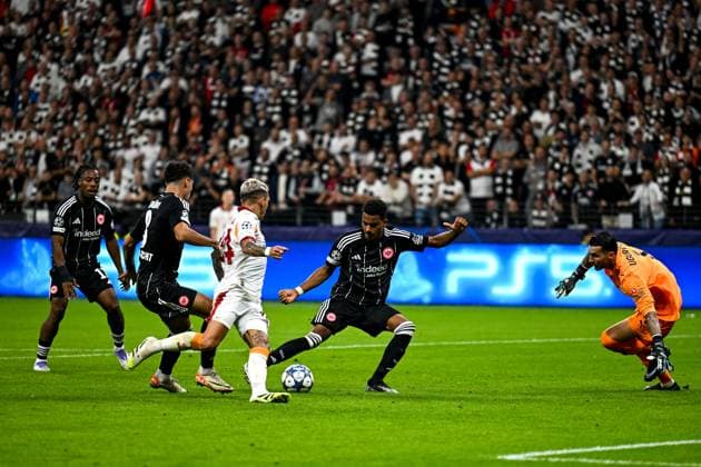 Ansgar Knauff Eintracht Frankfurt, 07 scores the goal for 5 1, GER, Eintracht Frankfurt vs Galatasaray Istanbul, Football, UEFA Champions League, League phase, Matchday 1, Matchday 2025 2026, 18 09 2025 GER, Eintracht Frankfurt vs Galatasaray Istanbul, Football, UEFA Champions League, League phase, Matchday 1, Matchday 2025 2026, 18 09 2025 Frankfurt am Main Copyright: xEibner-Pressefoto FlorianxWiegandx EP_FWD