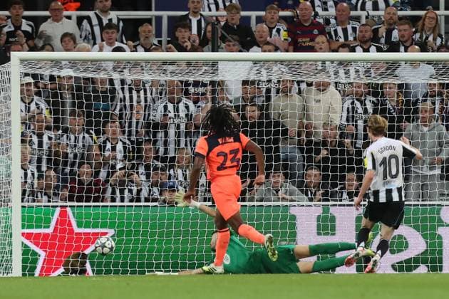 Newcastle United FC v FC Barcelona, Barca Champions League Anthony Gordon Of Newcastle United scores a GOAL 1-2 during the Newcastle United FC v FC Barcelona Champions League Round One match at St.James Park, Newcastle, United Kingdom on 17 September 2025 Credit: Lee Keuneke Every Second Media Editorial use only. All images are copyright Every Second Media Limited. No images may be reproduced without prior permission. Copyright: xIMAGO EveryxSecondxMediax ESM-1585-0053 LeexKeunekex xEveryxSecondxMediax