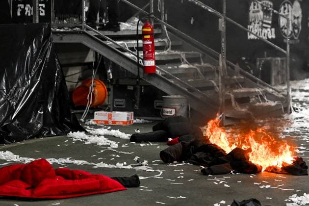 Eintracht Frankfurt fans set fire to objects, GER, Eintracht Frankfurt vs Galatasaray Istanbul, Football, UEFA Champions League, League phase, Matchday 1, Matchday 2025 2026, 18 09 2025 GER, Eintracht Frankfurt vs Galatasaray Istanbul, Football, UEFA Champions League, League phase, Matchday 1, Matchday 2025 2026, 18 09 2025 Frankfurt am Main Copyright: xEibner-Pressefoto FlorianxWiegandx EP_FWD