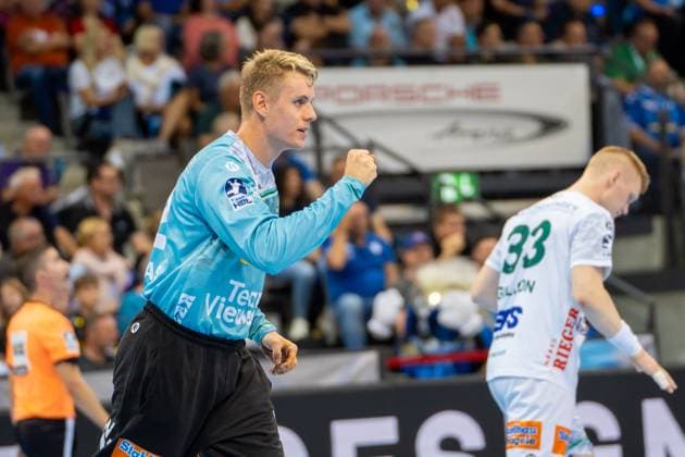 Handball I Men I Season 2025 2026 I Bundesliga I 5 Matchday I TVB Stuttgart Frisch Auf Göppingen I 18 09 2025 Kristian Saeveras 12, Frisch Auf Göppingen cheers Stuttgart Porsche Arena Baden Württemberg Germany Copyright: xLobeca MaxxPetershansx