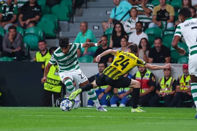 Alisson Santos ( Sporting CP ) in a duel with ( Aleksandr Mrynskiy ( Kairat Almaty ) during the match between Sporting CP and Kairat Almaty, valid for Champions League at Est‡dio Jose Alvalade on 18 September 2025. Lisbon Estadio Jose Alvalade Lisbon Portugal Copyright: xIMAGOx xPRIMExSPORTSxIMAGESx xFILIPExOLIVEIRAx