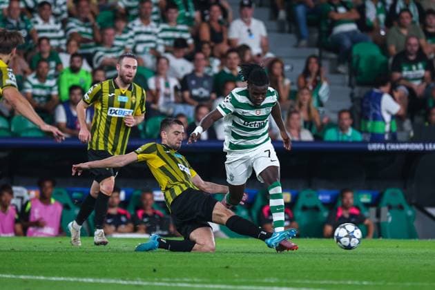 Geovany Quenda ( Sporting CP ) in a duel with Luis Mata ( Kairat Almaty ) during the match between Sporting CP and Kairat Almaty, valid for Champions League at Est‡dio Jose Alvalade on 18 September 2025. Lisbon Estadio Jose Alvalade Lisbon Portugal Copyright: xIMAGOx xPRIMExSPORTSxIMAGESx xFILIPExOLIVEIRAx