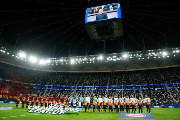 Eintracht Frankfurt vs Galatasaray UEFA Champions League Players of Eintracht Frankfurt and Galatasaray line up prior to the UEFA Champions League match at Deutsche Bank Park in Frankfurt, Germany, on September 18, 2025. (Photo by Taisei Iwamoto) Copyright: xTaiseixIwamotox