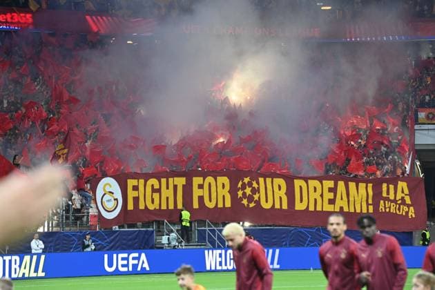 Fans of Galatasaray SK Istanbul Football UEFA Champions League Group Stage 1 Matchday Eintracht Frankfurt F Galatasaray Istanbul Galatasaray SK 5 1 on 18 09 2025 at Deutsche Bank Park, Frankfurt Germany DFL regulations prohibit any use of photographs as image sequences and or quasi video Â