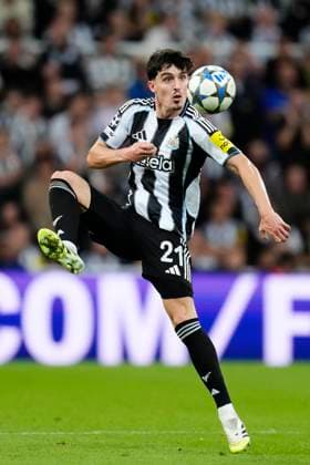 Newcastle United FC v FC Barcelona, Barca - UEFA Champions League 2025 26 League Phase MD1 Tino Livramento right-back of Newcastle and England during the UEFA Champions League 2025 26 League Phase MD1 match between Newcastle United FC and FC Barcelona at St James Park on September 18, 2025 in Newcastle upon Tyne, England. Newcastle upon Tyne England United Kingdom  Copyright: xJosexBretonx originalFilename:bretonhernandez-newcastl250918_npaSK.jpg