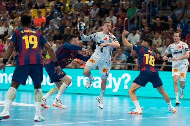 FC Barcelona, Barca v SC Magdeburg - EHF Champions League GISLI KRISTJANSSON of Magdeburg plays during the EHF Champions League Group Phase 2025 2026 between FC Barcelona and SC Magdeburg at Palau Blaugrana in Barcelona, Spain, on September 18, 2025. Barcelona Spain  Copyright: xRubenxDexLaxRosax originalFilename:delarosa-ehfchamp250918_npUzL.jpg